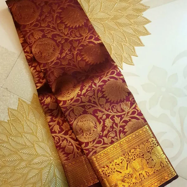 Maroon_Brocade_Saree_for_Women