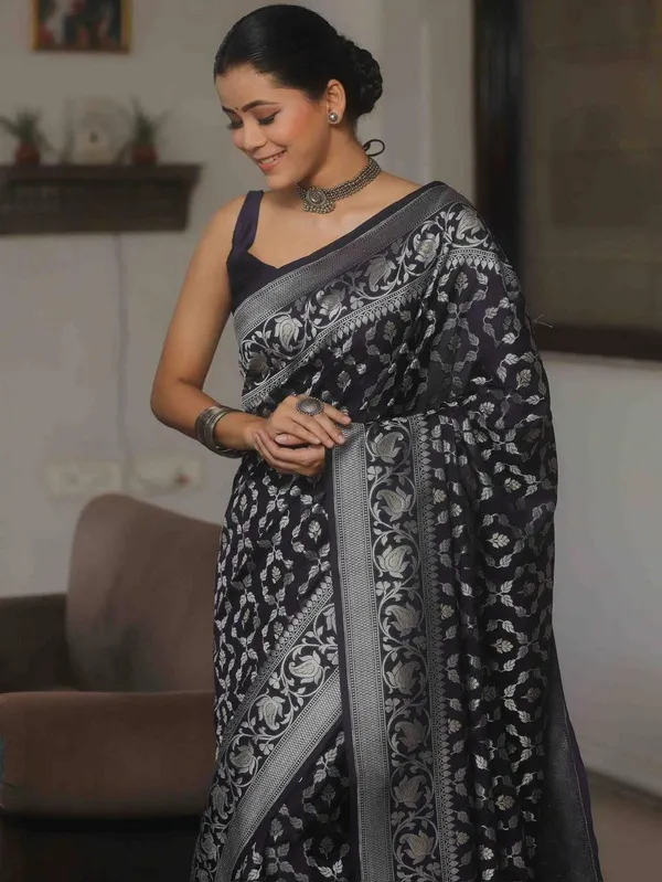 Black_Floral_Print_Saree_for_Women