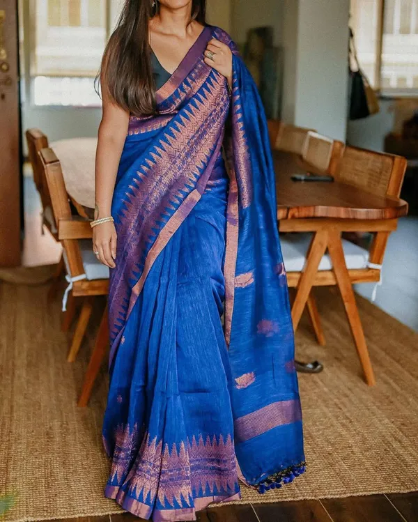 Blue_Floral_Border_Saree_for_Women