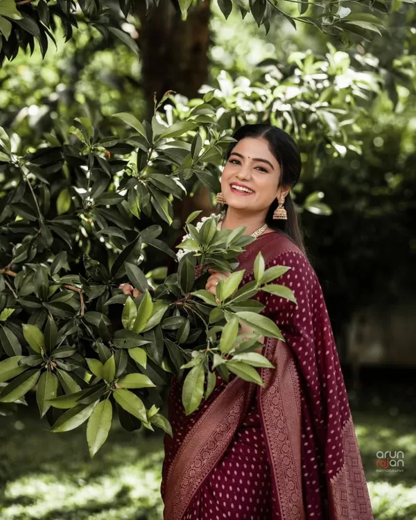 Maroon_Patterned_Saree_for_Women