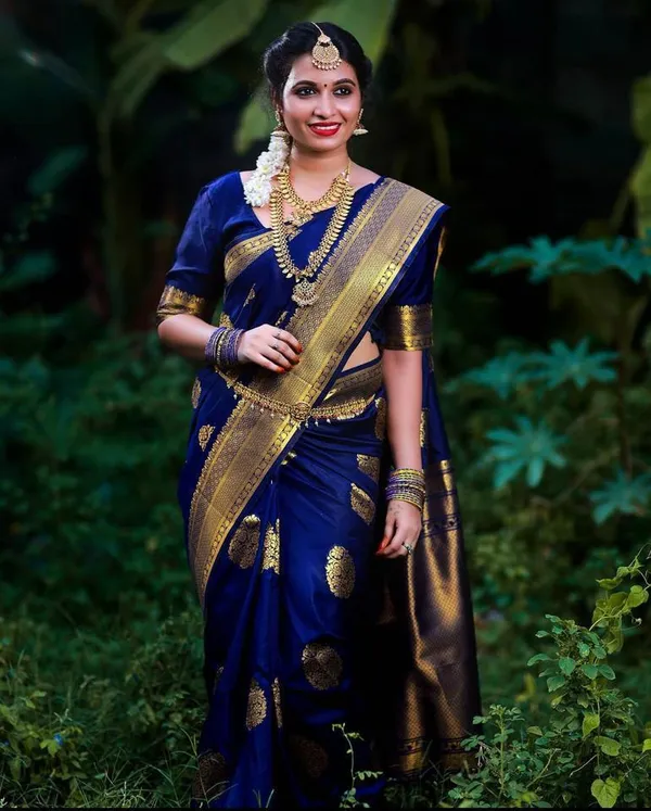 Navy_Blue_Gold_Border_Saree_for_Women