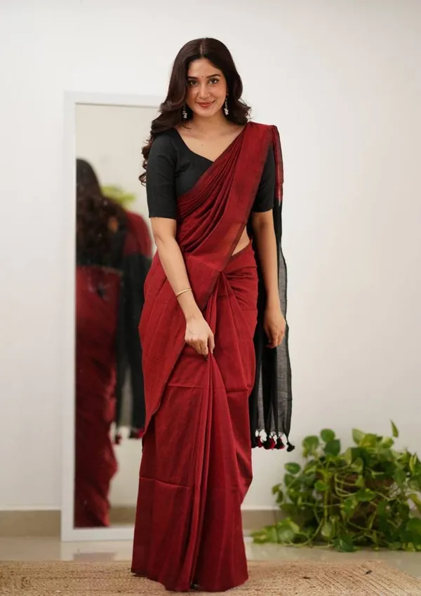 Red_And_Black_Ethnic_Saree_For_Women