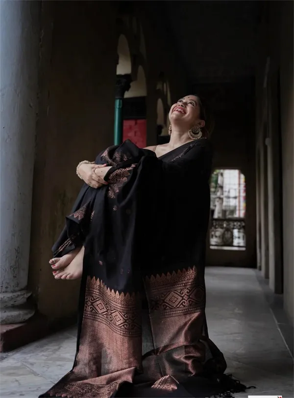Black_Traditional_Border_Saree_for_Women