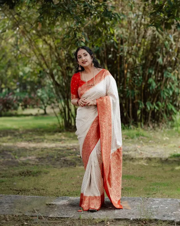 Off_White_Woven_Saree_for_Women