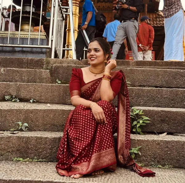 Maroon_Traditional_Saree_for_Women