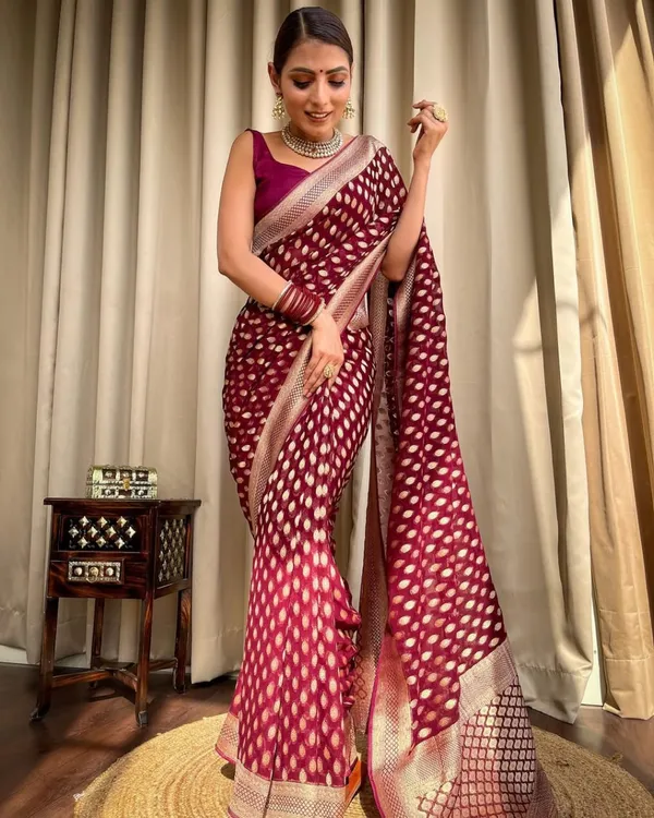 Maroon_Gold_Motif_Woven_Saree_for_Women