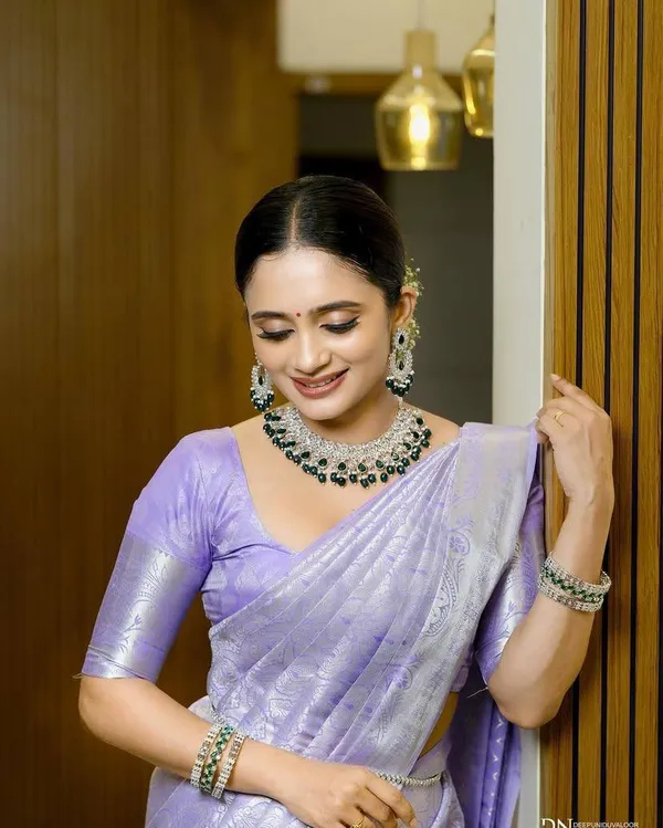 Lavender_Woven_Saree_for_Women