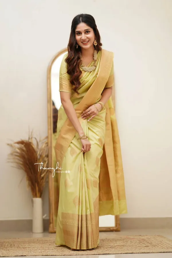 Green_Gold_Border_Saree_for_Women