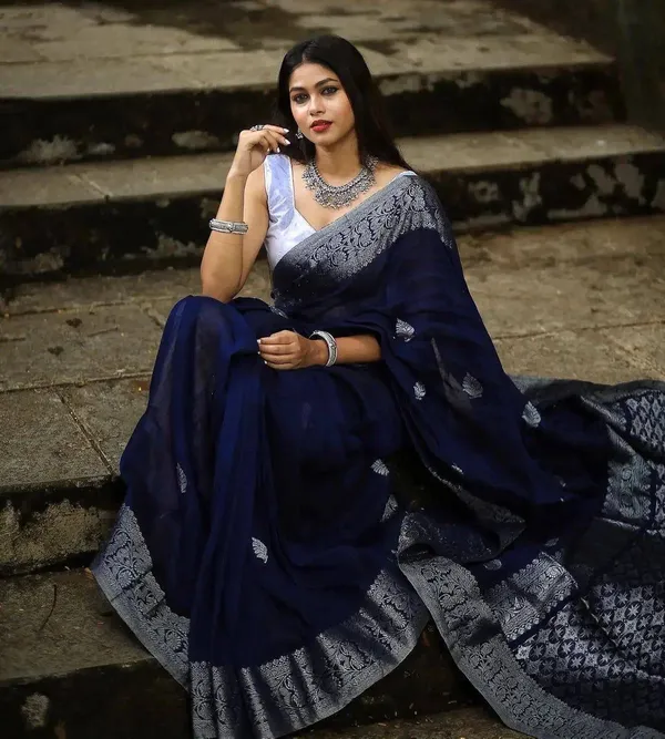 Navy_Blue_Woven_Saree_for_Women