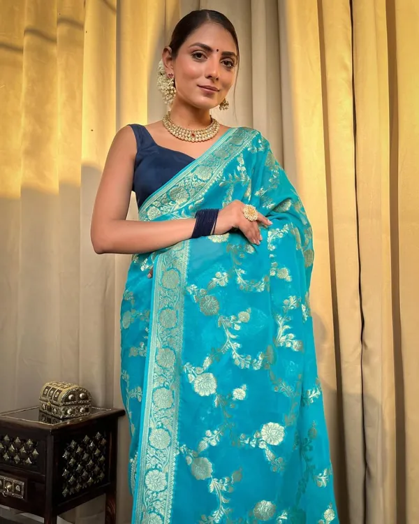Turquoise_Floral_Saree_for_Women