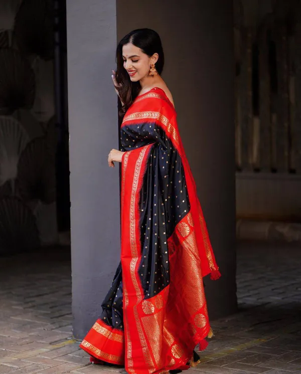 Red_And_Black_Traditional_Saree_for_Women