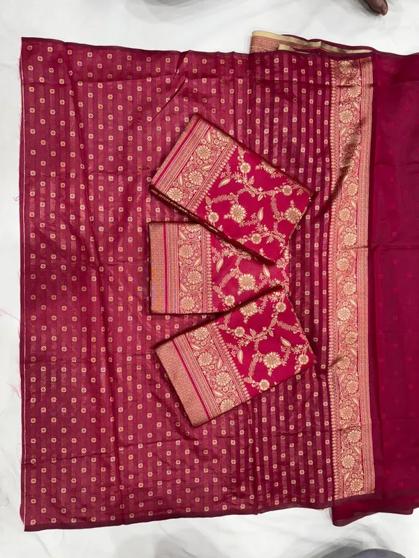 Maroon_Floral_Woven_Saree_Set_for_Women