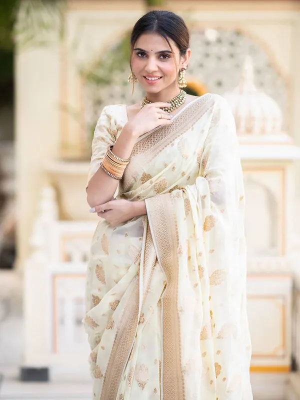 Cream_Floral_Print_Saree_for_Women