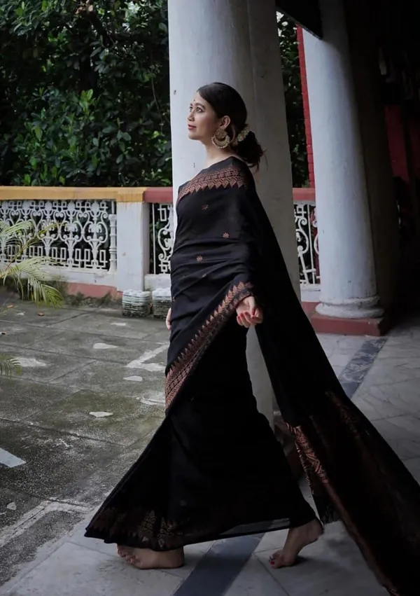 Black_Traditional_Border_Saree_for_Women