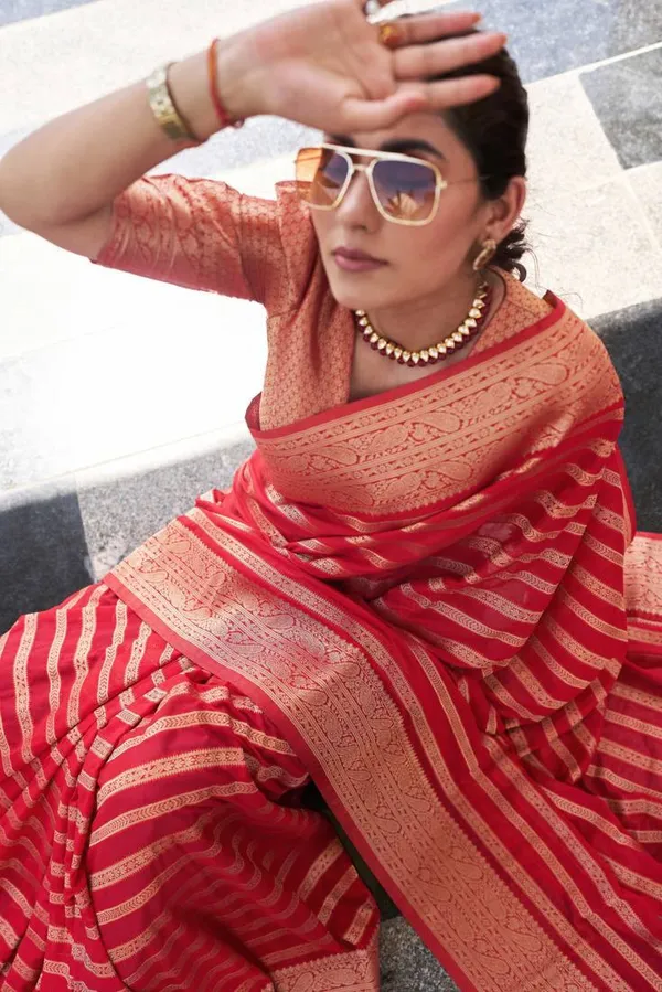 Red_Woven_Traditional_Saree_for_Women