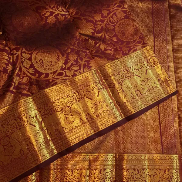 Maroon_Brocade_Saree_for_Women