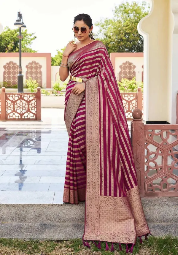 Maroon_Woven_Saree_for_Women