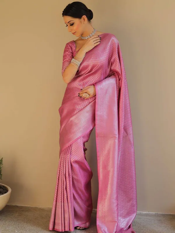 Pink_Woven_Pattern_Saree_for_Women
