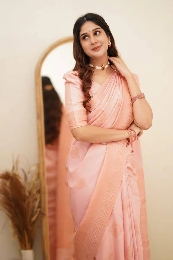 Pink_Draped_Saree_for_Women