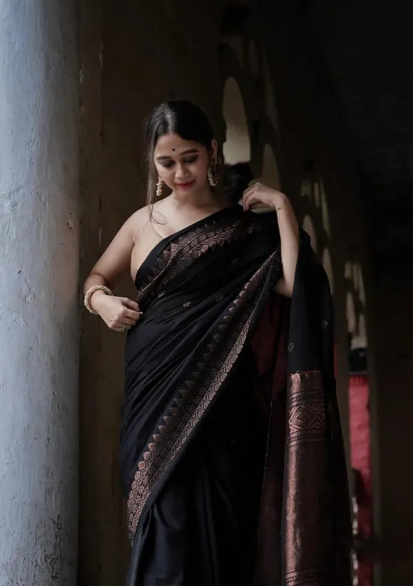 Black_Traditional_Border_Saree_for_Women