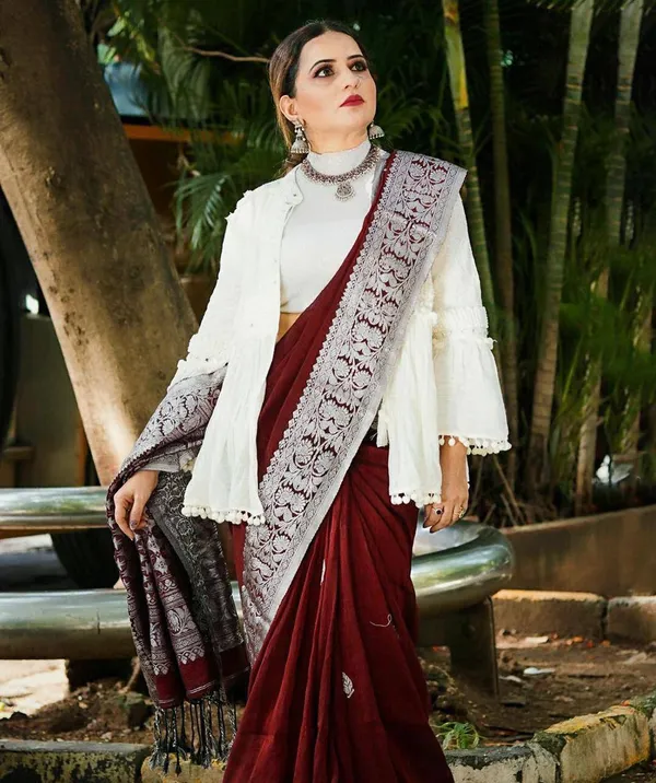Maroon_Woven_Traditional_Saree_for_Women