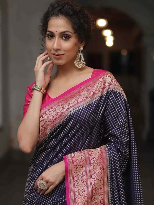 Navy_Blue_Floral_Border_Saree_for_Women