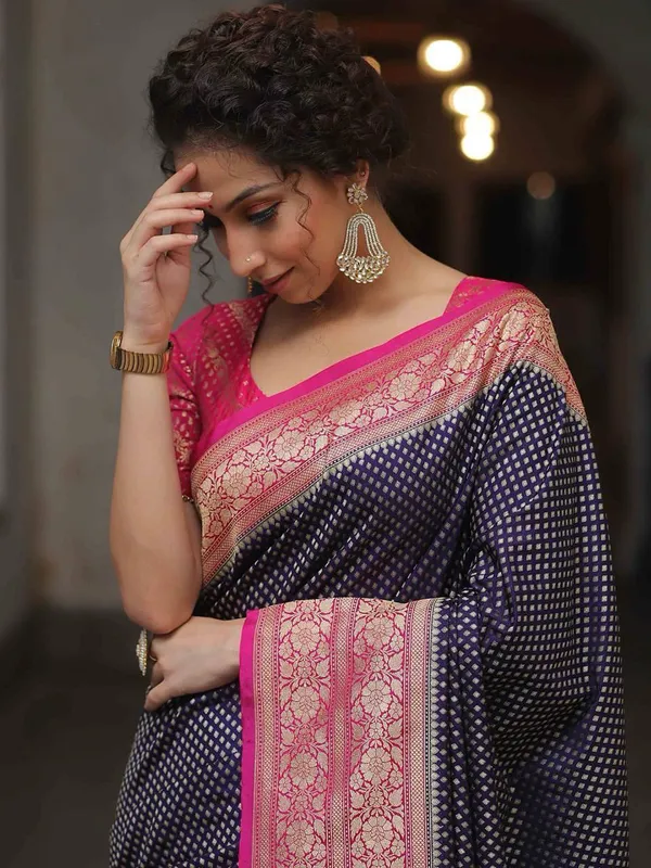 Navy_Blue_Floral_Border_Saree_for_Women