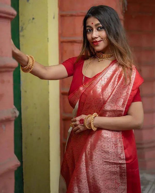 Cream_Printed_Red_Border_Saree_for_Women