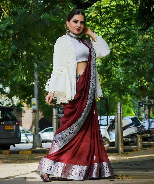 Maroon_Woven_Traditional_Saree_for_Women