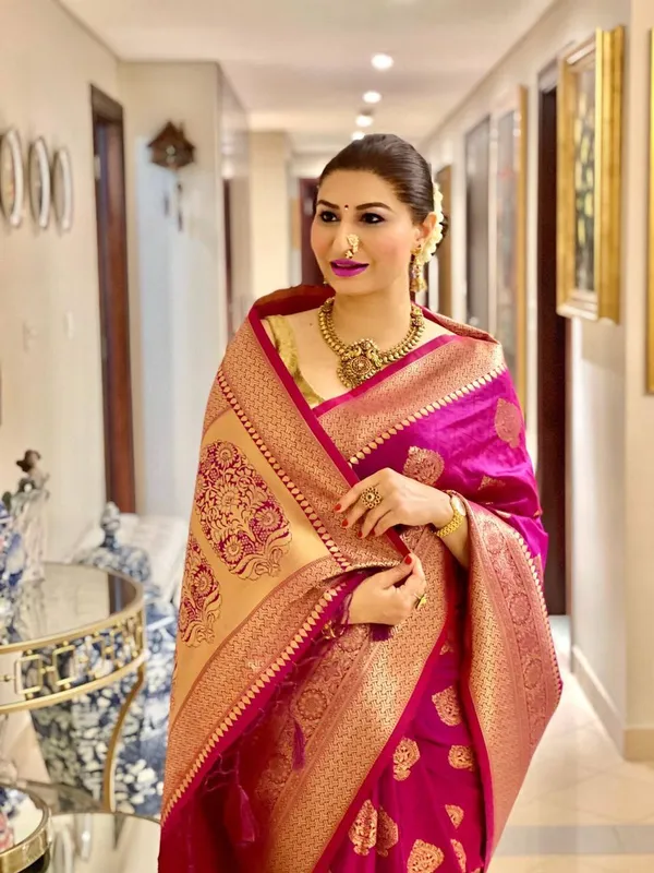 Magenta_Woven_Saree_for_Women