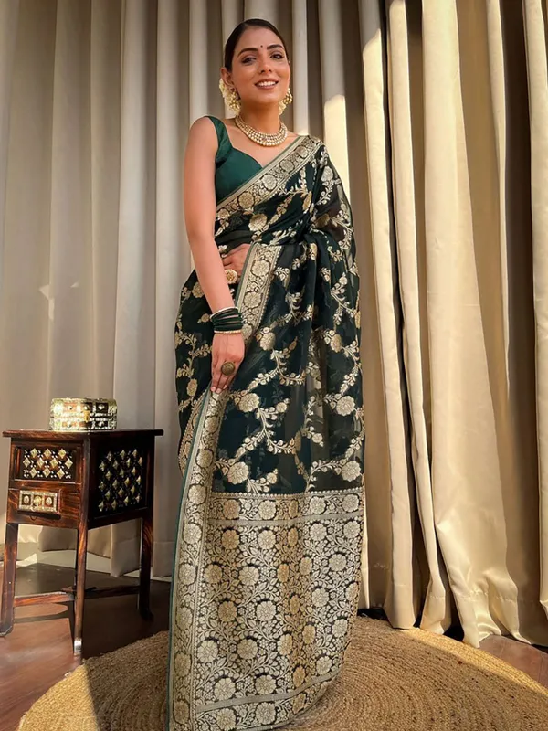 Green_Woven_Floral_Saree_for_Women