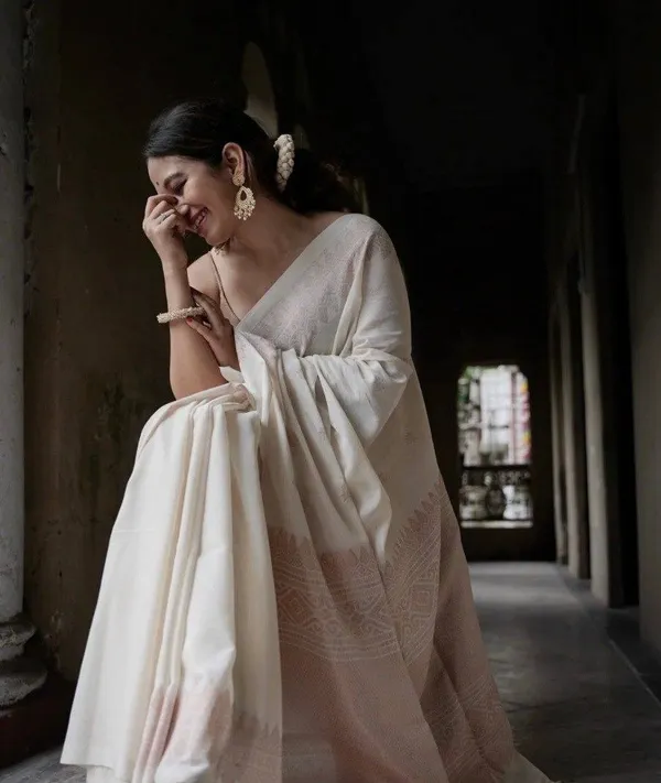 Ivory_Printed_Saree_for_Women