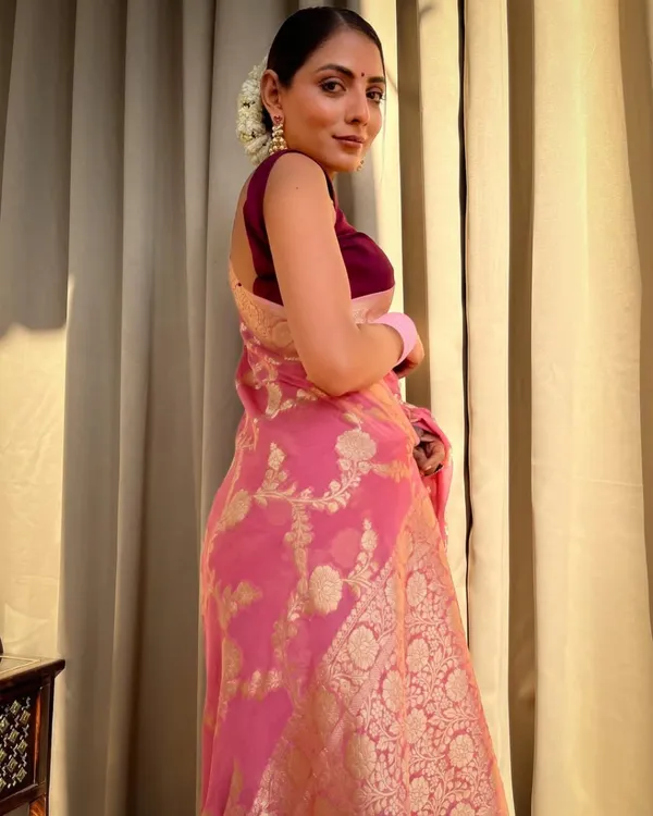 Pink_Woven_Floral_Saree_for_Women