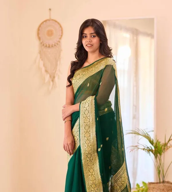 Green_Gold_Border_Traditional_Saree_for_Women