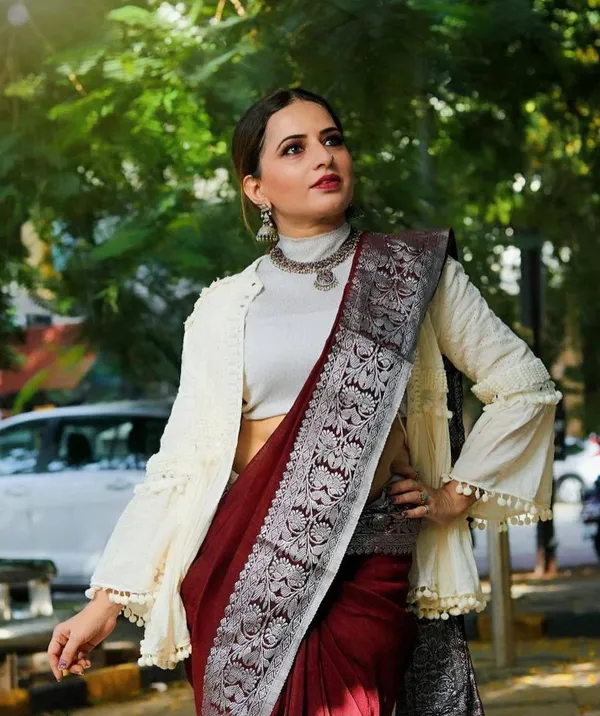 Maroon_Woven_Traditional_Saree_for_Women