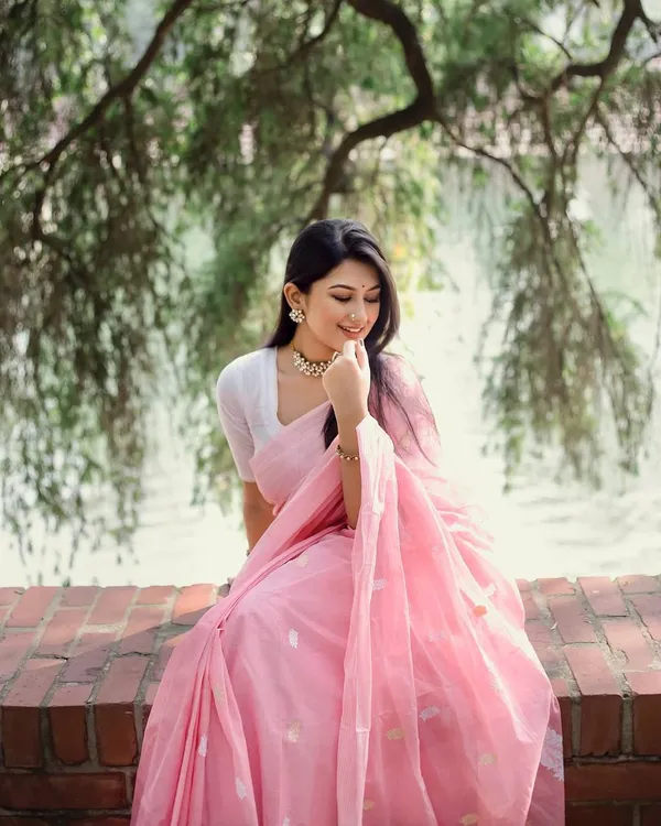 Pink_Woven_Traditional_Saree_for_Women