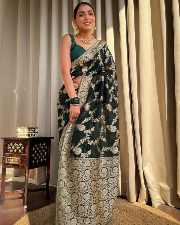 Green_Woven_Floral_Saree_for_Women
