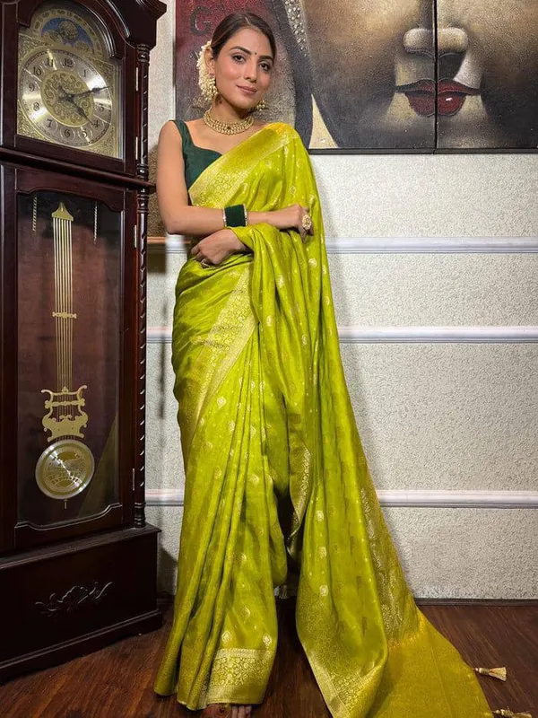 Green_Woven_Saree_for_Women