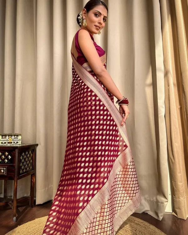 Maroon_Gold_Motif_Woven_Saree_for_Women