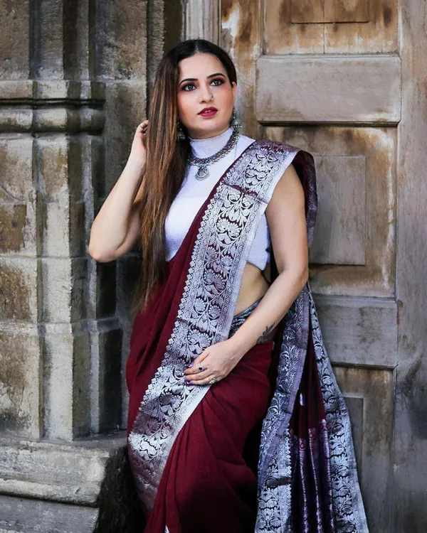 Maroon_Woven_Traditional_Saree_for_Women