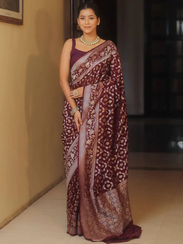 Maroon_Floral_Motif_Ethnic_Saree_for_Women