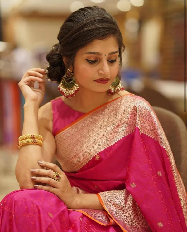 Pink_Woven_Ethnic_Saree_for_Women