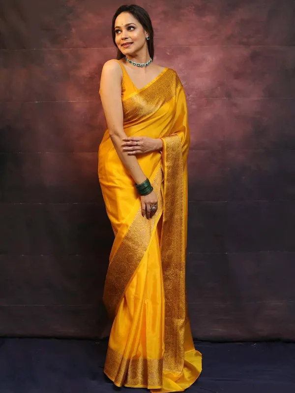 Yellow_Woven_Traditional_Saree_for_Women