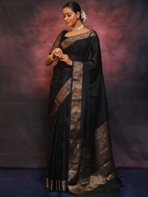 Black_Traditional_Floral_Border_Saree_for_Women