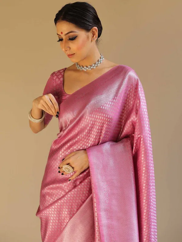 Pink_Woven_Pattern_Saree_for_Women