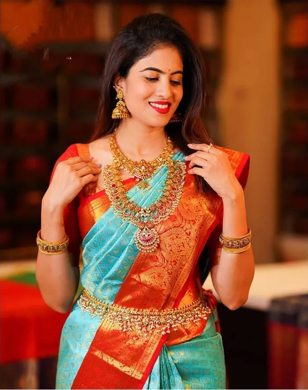 Red_Turquoise_Traditional_Saree_For_Women