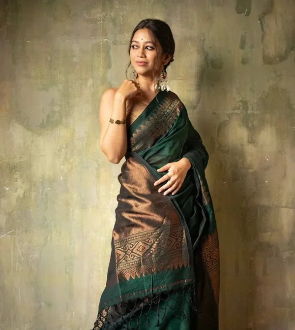 Green_Woven_Saree_for_Women