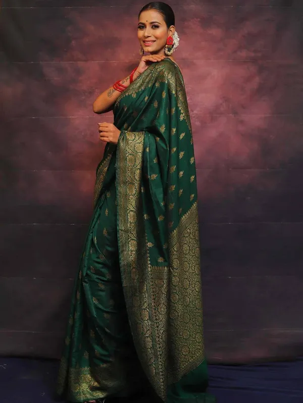Green_Gold_Patterned_Saree_for_Women
