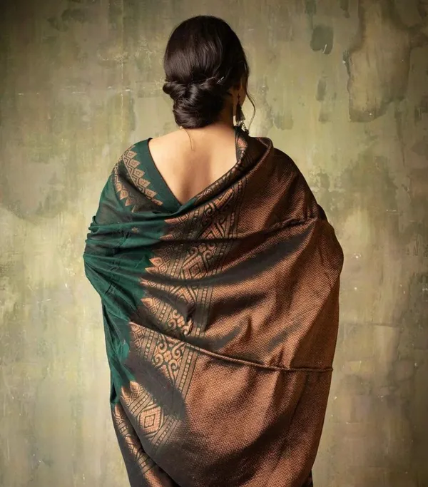 Green_Patterned_Saree_for_Women