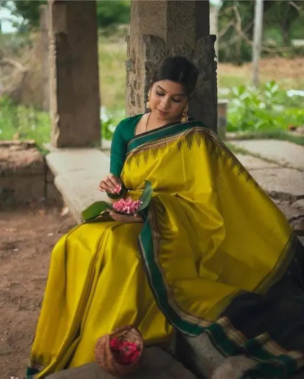 Yellow_Green_Border_Traditional_Saree_for_Women